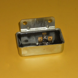 2Y5713 Regulator 2Y5713 Regulator